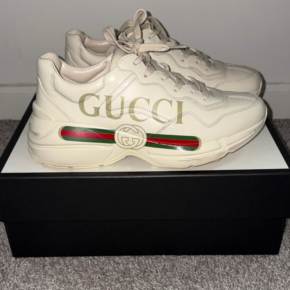Gucci Cream Leather Sneakers with Green and Red Web